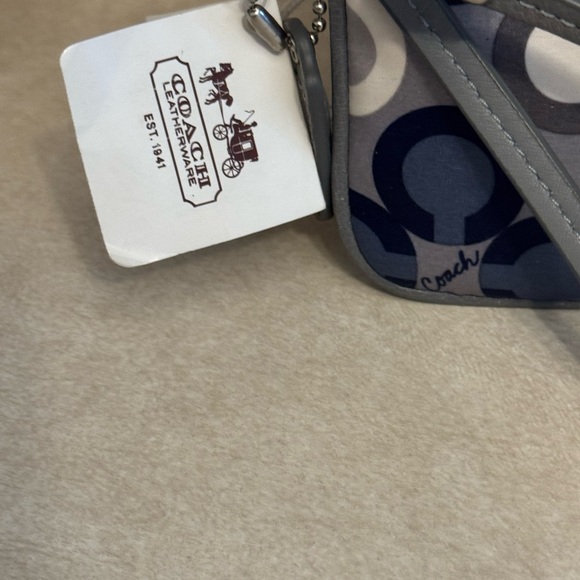 NWT Coach Blue, Grey, Poppy Signature Wristlet Brighter in Person - Picture 2 of 3